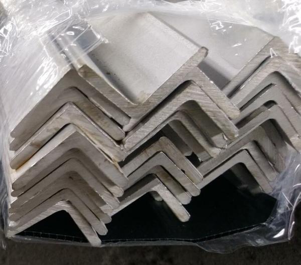 Угол нержавеющий горячекатаный равнополочный AISI 316L 40х40х4 — фото 2